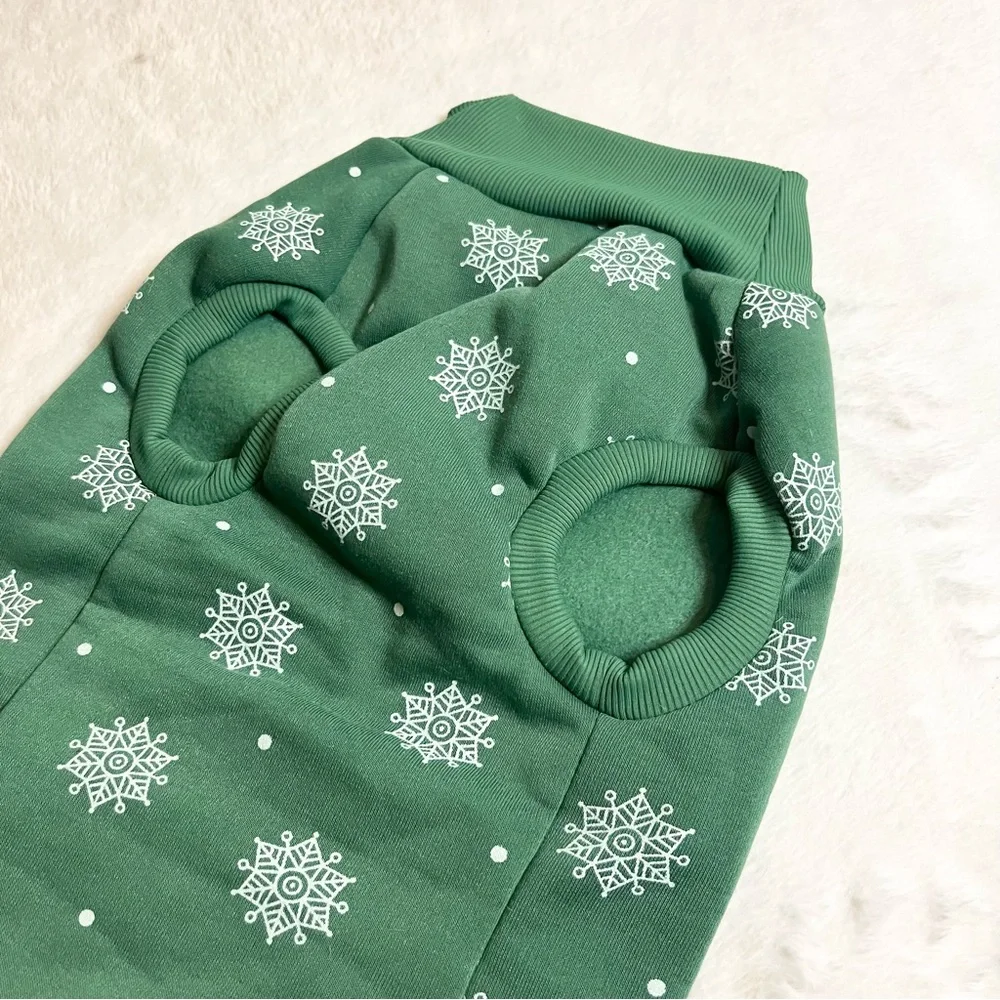 Christmas Present Festive Green Holiday Dog Sweater with Red Bow Size Large NWOT